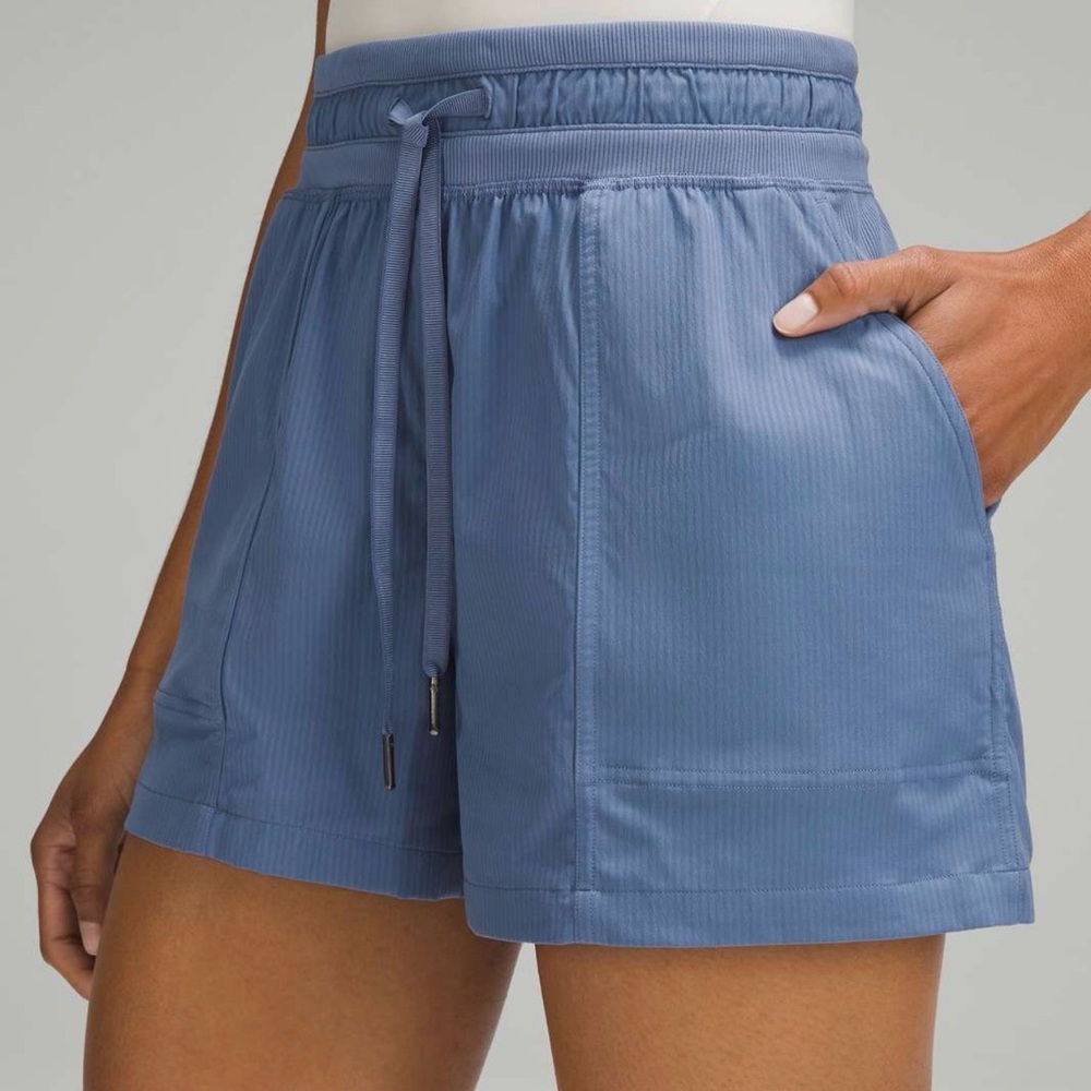 Lululemon Dance Studio High-Rise Shorts 3.5" in Oasis Blue
